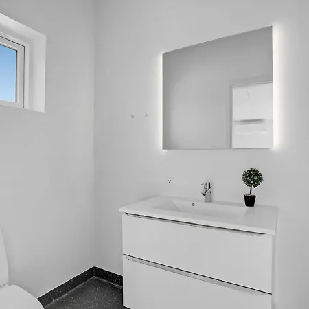 4 Bedroom Gorgeous In 펜션 *