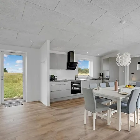 4 Bedroom Gorgeous In