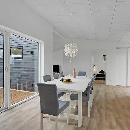 4 Bedroom Gorgeous In *
