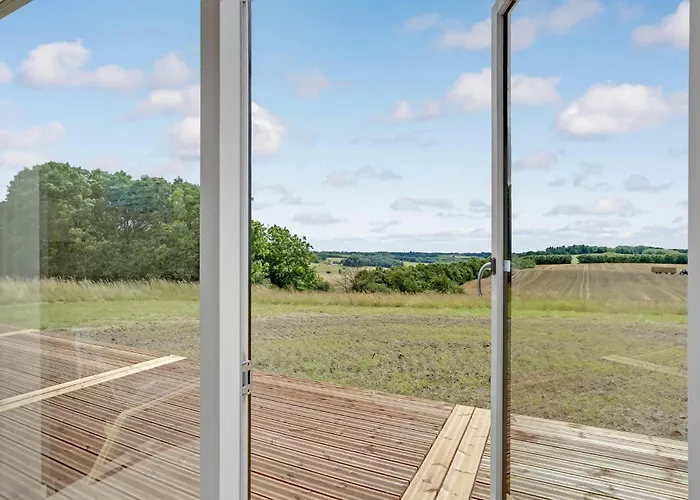 Nyaraló 4 Bedroom Gorgeous In Løgstrup