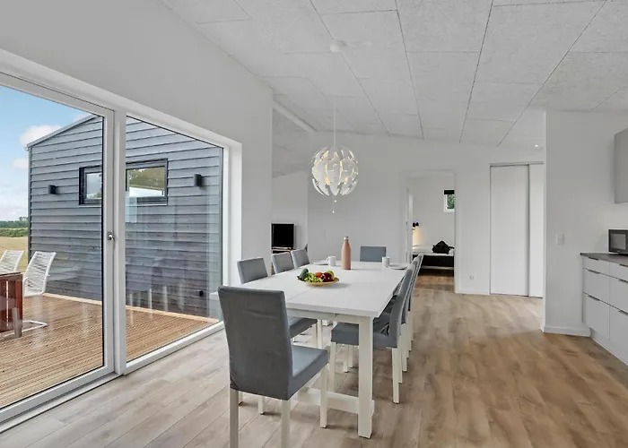 4 Bedroom Gorgeous In *
